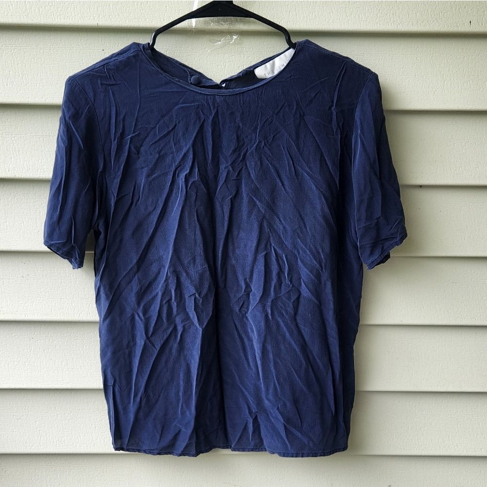 The limited 100% silk short slevee top